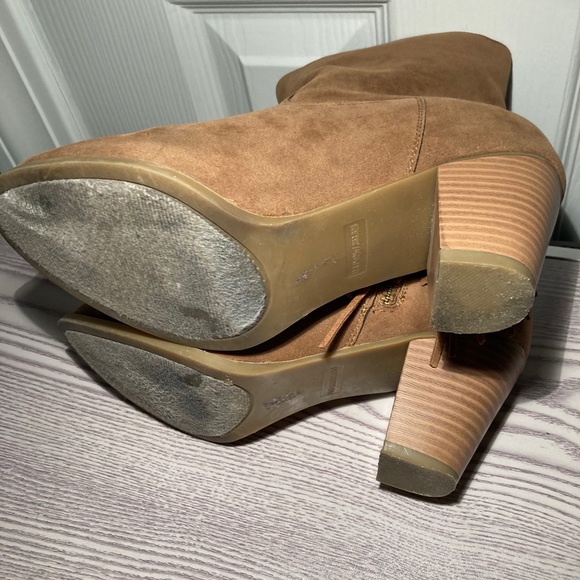 Women’s size 7 rampage tan booties with fringe - Picture 6 of 6